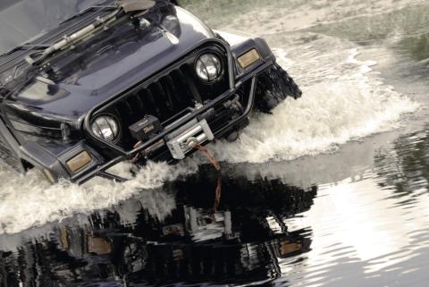 8000 LB Winch 100 Foot Steel Cable Waterproof 4.8 HP Series Wound Motor 12V SEC8 ES Mile Marker
