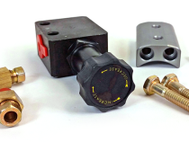Brake Master Cylinder Remaster Black Anodized Left Port 1 Inch BAER Brakes